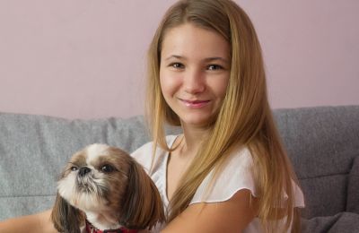 Pomóż Amelce, by miała w końcu szczęśliwe dzieciństwo!