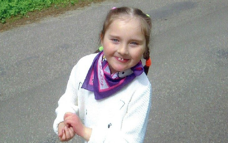 Julia potrzebuje pomocy drugiej osoby