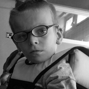 Szymon potrzebuje specjalnego siedziska