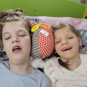 Nieszczęścia chodzą parami…Rodzice walczą o córki!