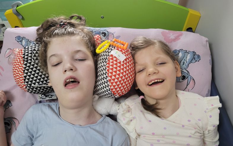 Nieszczęścia chodzą parami…Rodzice walczą o córki!
