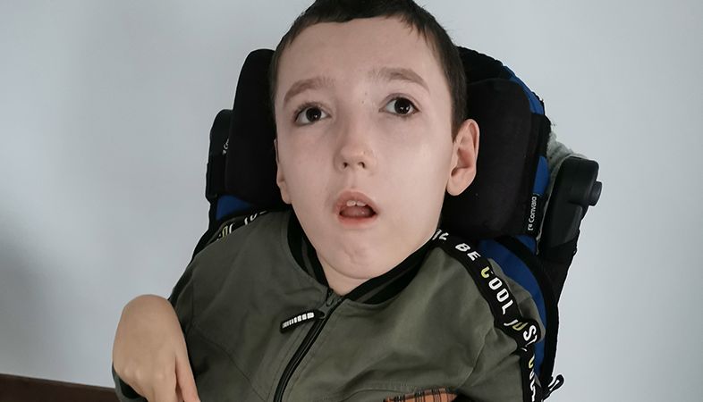 Tragiczny wypadek odebrał Kostkowi normalne życie.